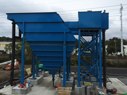 Inclined plate clarifier installation